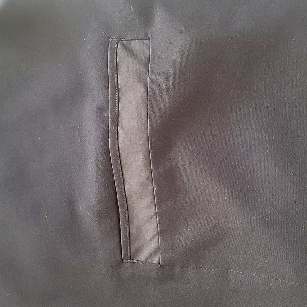 FIGS SCRUB TOP - Picture 6 of 10